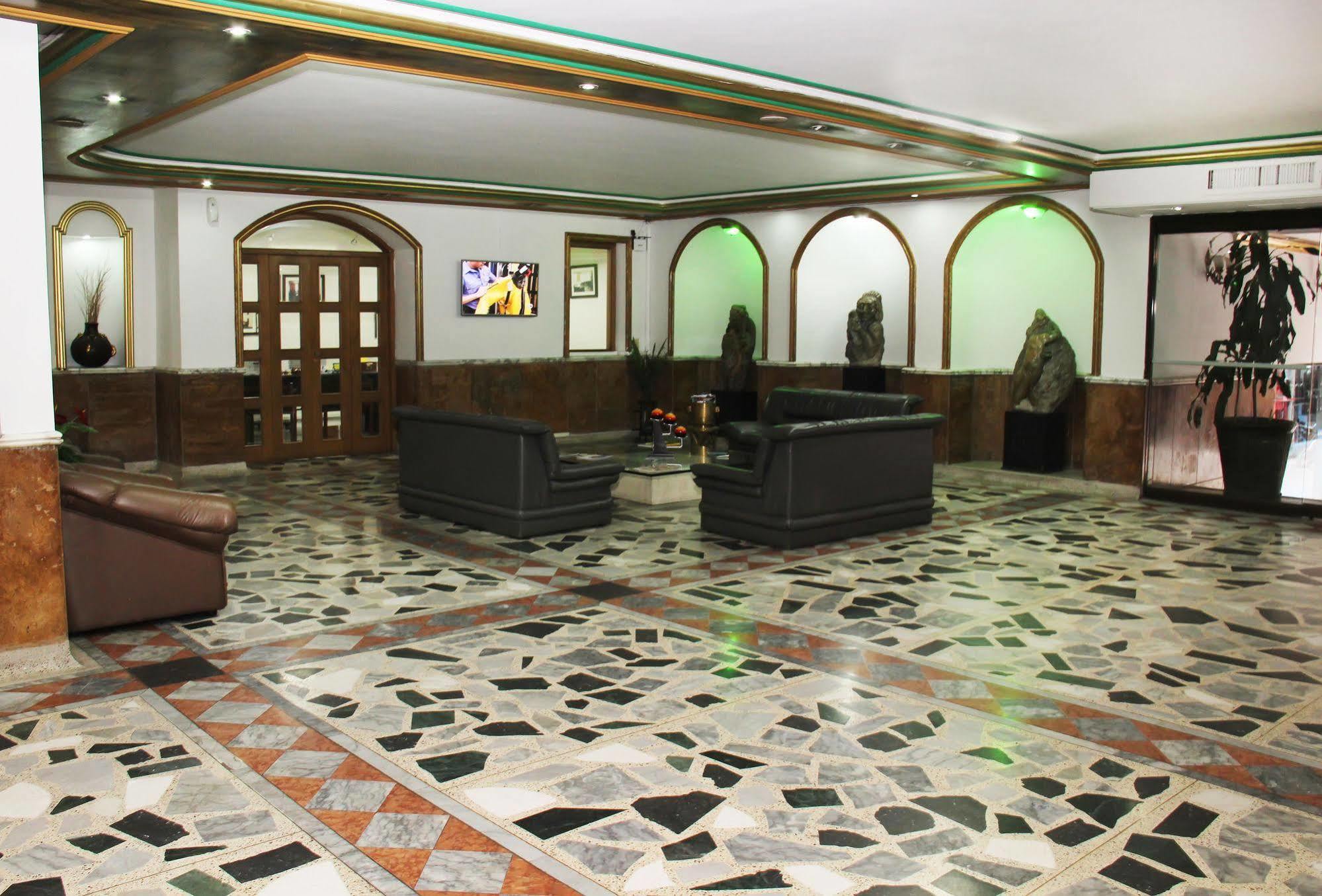 فندق Ayenda 1235 Botero ميديلين المظهر الخارجي الصورة